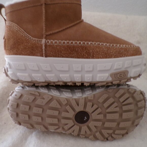Unisex Boots UGG Venture Daze Ultra Mini Size Mens 10 Womens 11 - Picture 1 of 7